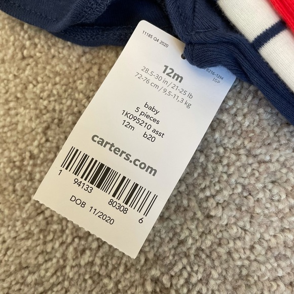 Carter’s bundle of bodysuits - Picture 6 of 6